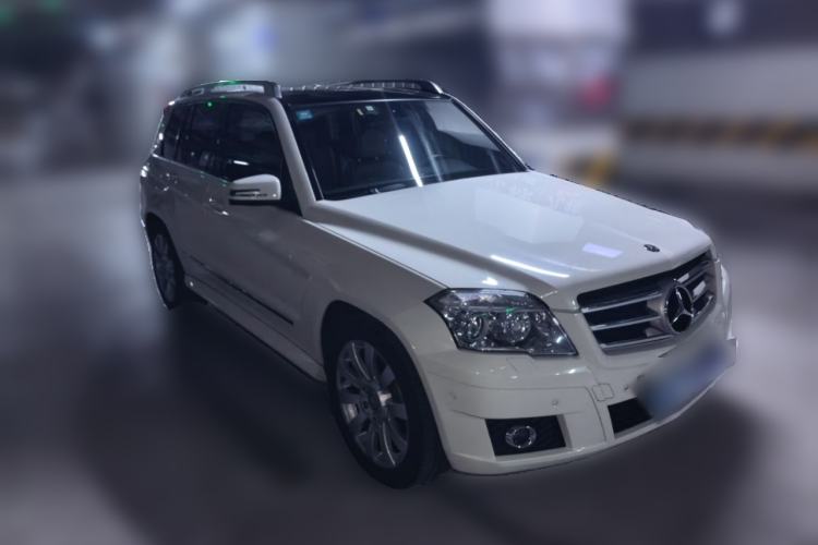 Used Mercedes-Benz GLK-Class 2008 GLK 300 4MATIC Luxury Model Front Right 45 Deg