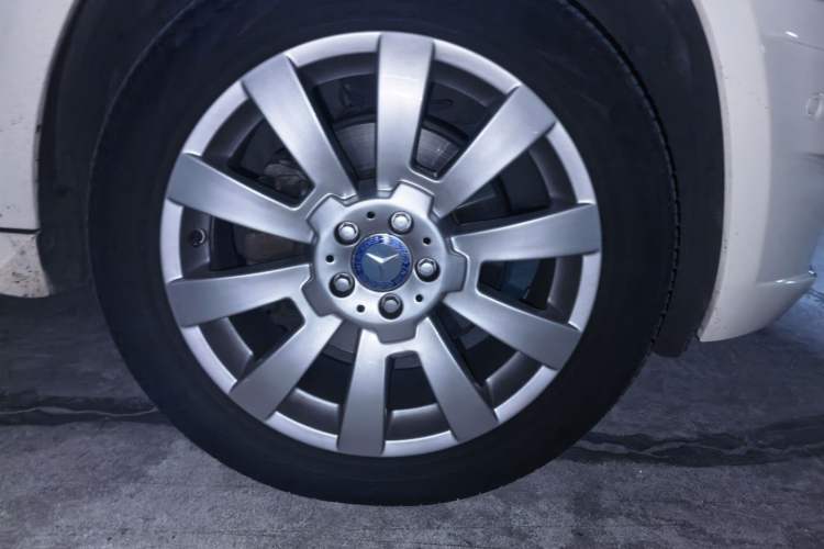 Used Mercedes-Benz GLK-Class 2008 GLK 300 4MATIC Luxury Model Right Front Wheel Hub
