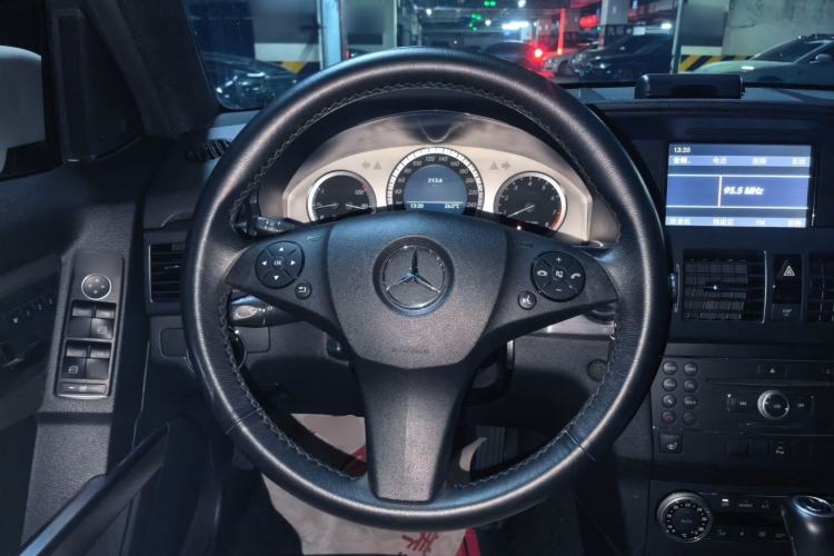 Used Mercedes-Benz GLK-Class 2008 GLK 300 4MATIC Luxury Model Steering Wheel