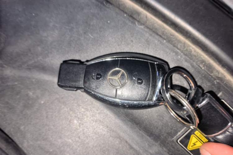 Used Mercedes-Benz GLK-Class 2008 GLK 300 4MATIC Luxury Model Vehicle Key