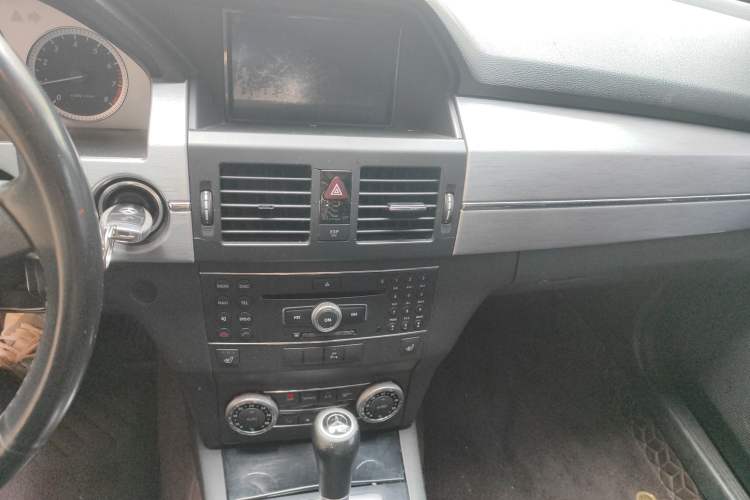 Used Mercedes-Benz GLK-Class 2008 GLK 300 4MATIC Luxury Model Audio And AC Panel