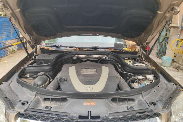 Used Mercedes-Benz GLK-Class 2008 GLK 300 4MATIC Luxury Model Engine Bay