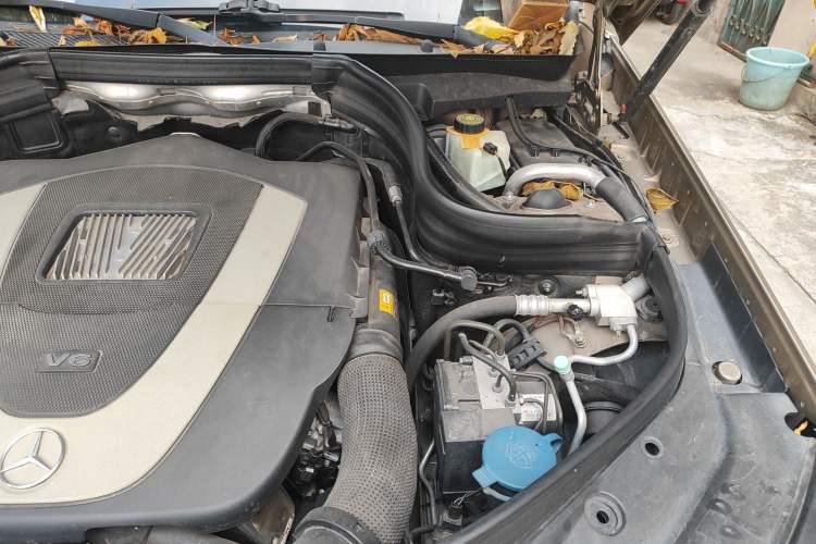 Used Mercedes-Benz GLK-Class 2008 GLK 300 4MATIC Luxury Model Engine Bay Left