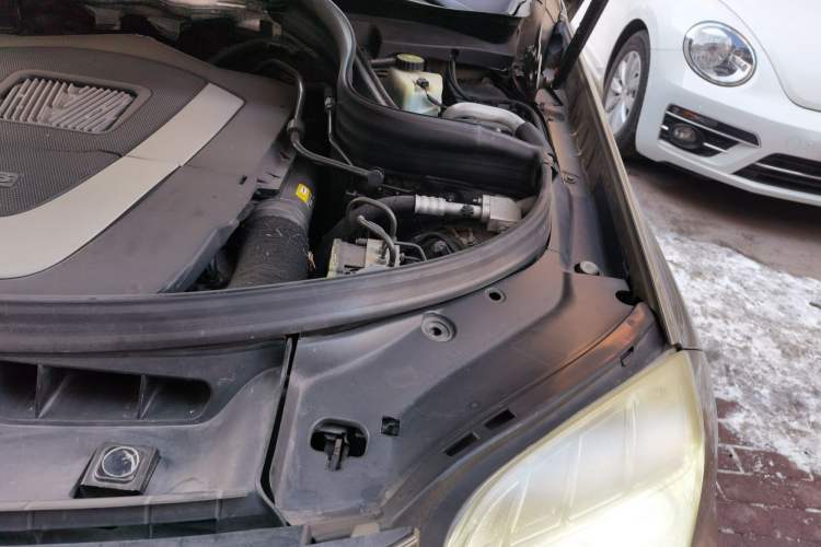 Used Mercedes-Benz GLK-Class 2008 GLK 300 4MATIC Luxury Model Engine Bay Left