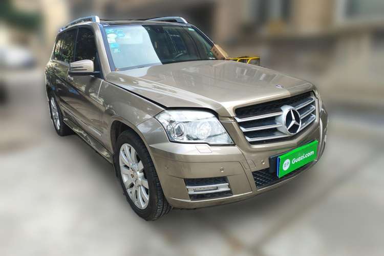Used Mercedes-Benz GLK-Class 2008 GLK 300 4MATIC Luxury Model Front Right 45 Deg