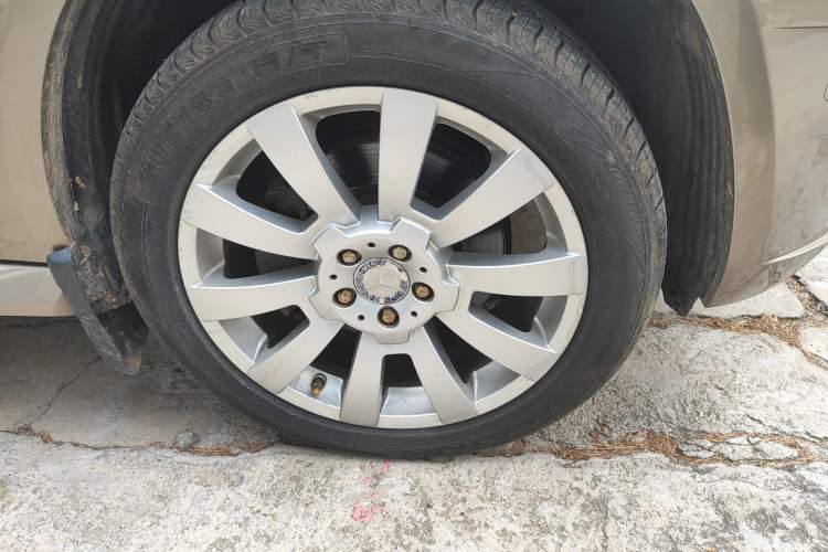 Used Mercedes-Benz GLK-Class 2008 GLK 300 4MATIC Luxury Model Right Front Wheel Hub