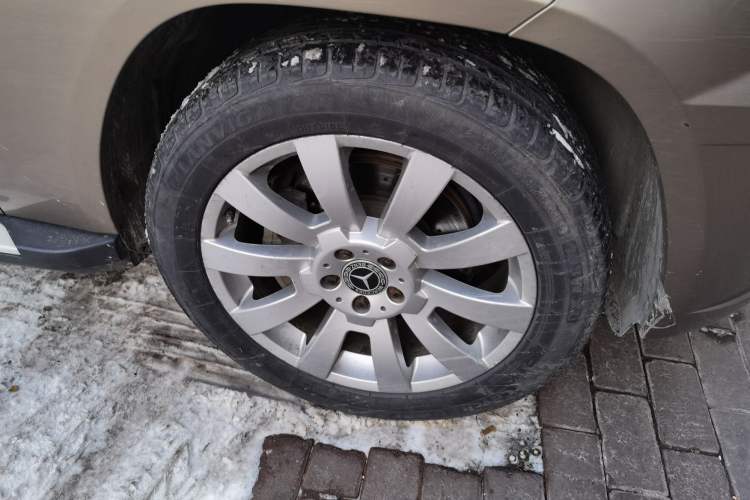 Used Mercedes-Benz GLK-Class 2008 GLK 300 4MATIC Luxury Model Right Front Wheel Hub