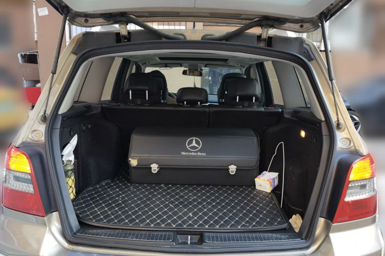 Used Mercedes-Benz GLK-Class 2008 GLK 300 4MATIC Luxury Model Trunk