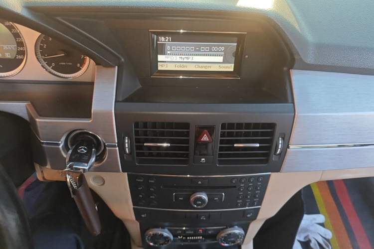 Used Mercedes-Benz GLK-Class 2010 GLK 300 4MATIC Fashion Model Audio And AC Panel