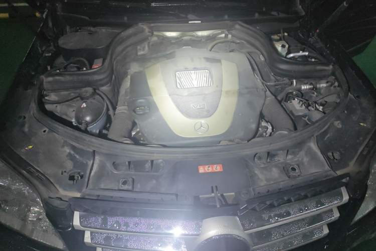 Used Mercedes-Benz GLK-Class 2010 GLK 300 4MATIC Fashion Model Engine Bay
