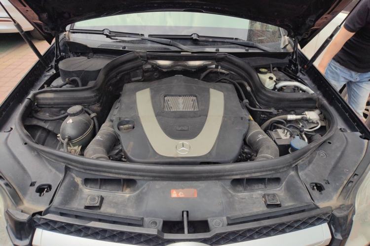Used Mercedes-Benz GLK-Class 2010 GLK 300 4MATIC Fashion Model Engine Bay