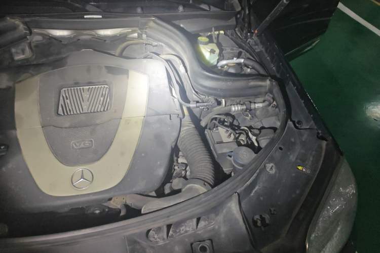 Used Mercedes-Benz GLK-Class 2010 GLK 300 4MATIC Fashion Model Engine Bay Left