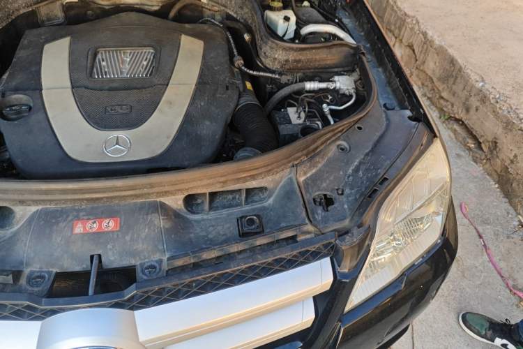 Used Mercedes-Benz GLK-Class 2010 GLK 300 4MATIC Fashion Model Engine Bay Left