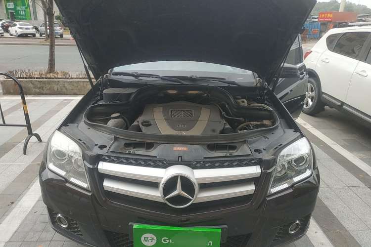 Used Mercedes-Benz GLK-Class 2010 GLK 300 4MATIC Fashion Model Engine Bay