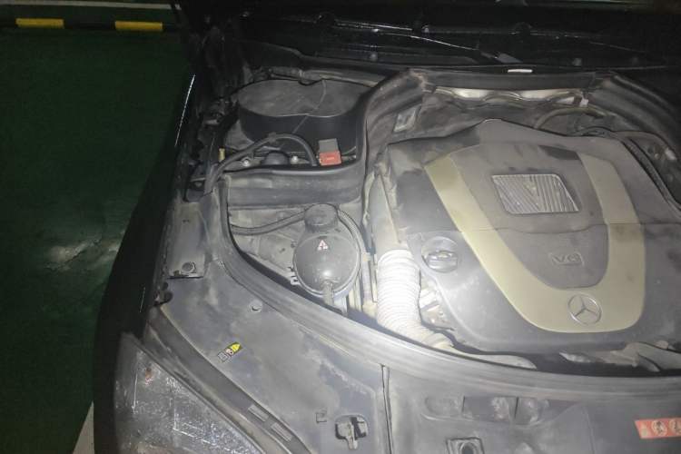 Used Mercedes-Benz GLK-Class 2010 GLK 300 4MATIC Fashion Model Engine Bay Right
