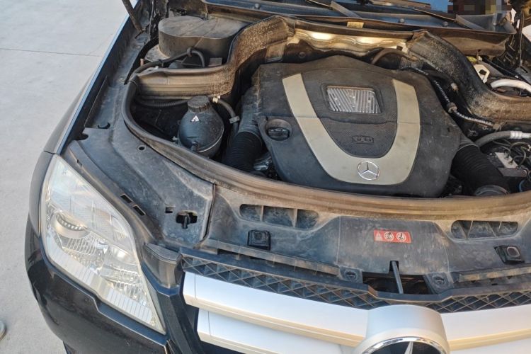 Used Mercedes-Benz GLK-Class 2010 GLK 300 4MATIC Fashion Model Engine Bay Right
