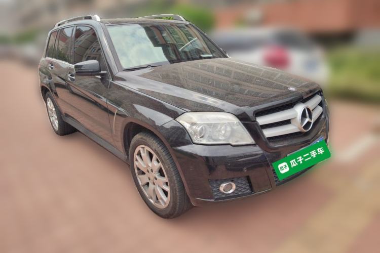 Used Mercedes-Benz GLK-Class 2010 GLK 300 4MATIC Fashion Model Front Right 45 Deg