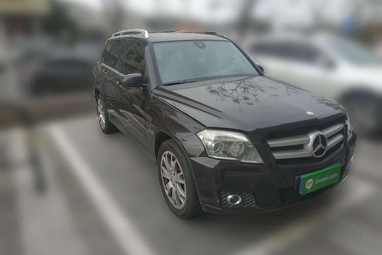Used Mercedes-Benz GLK-Class 2010 GLK 300 4MATIC Fashion Model Front Right 45 Deg