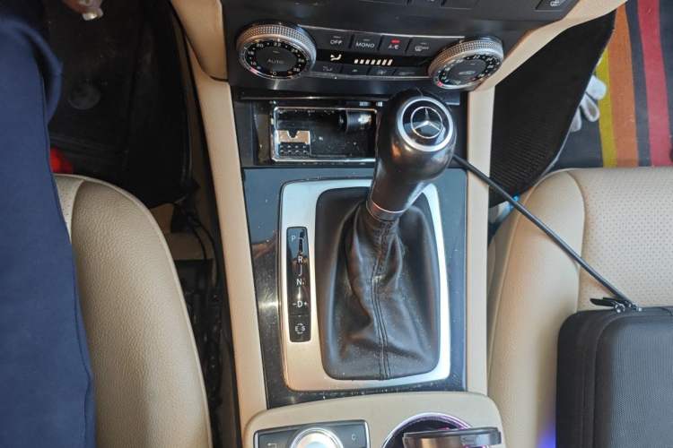 Used Mercedes-Benz GLK-Class 2010 GLK 300 4MATIC Fashion Model Gear Lever