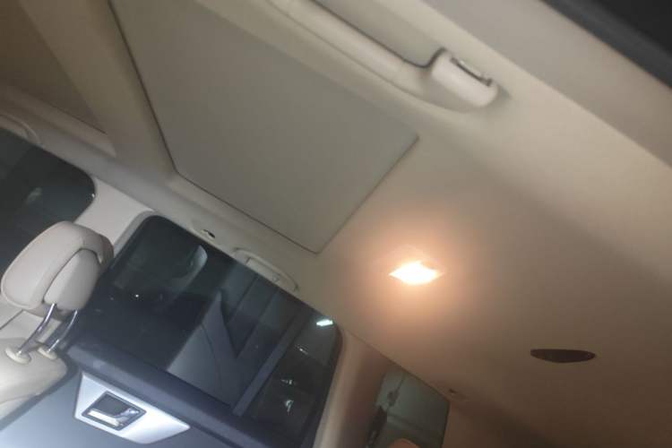 Used Mercedes-Benz GLK-Class 2010 GLK 300 4MATIC Fashion Model Headliner