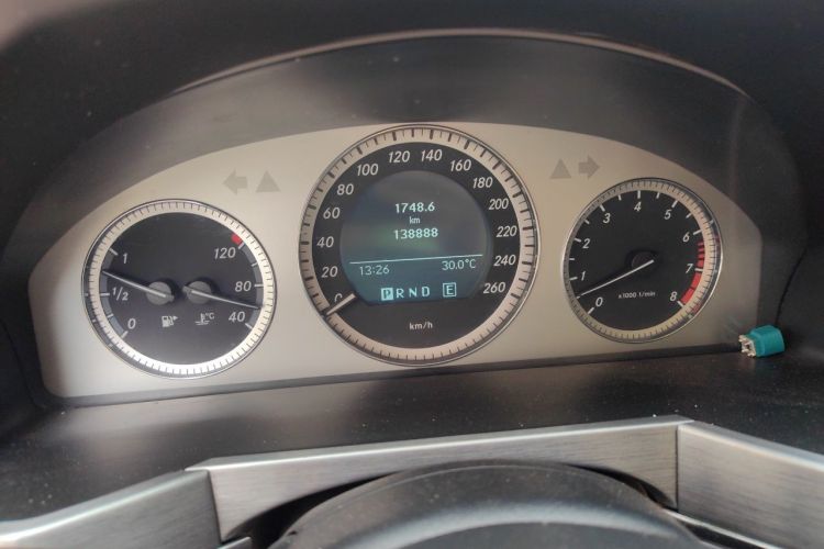 Used Mercedes-Benz GLK-Class 2010 GLK 300 4MATIC Fashion Model Instrument Cluster