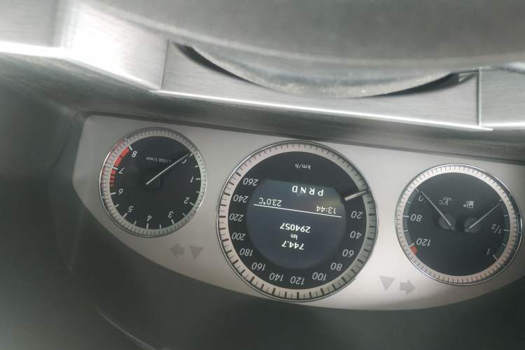 Used Mercedes-Benz GLK-Class 2010 GLK 300 4MATIC Fashion Model Instrument Cluster