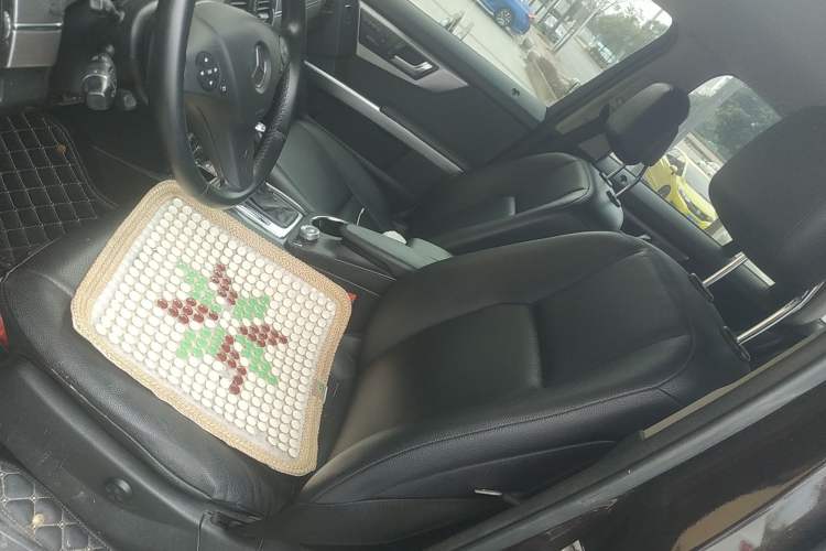 Used Mercedes-Benz GLK-Class 2010 GLK 300 4MATIC Fashion Model Left Front Seat