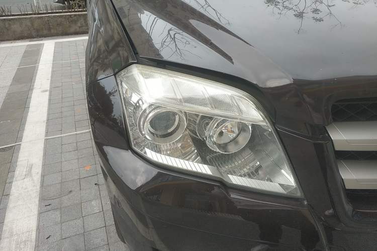 Used Mercedes-Benz GLK-Class 2010 GLK 300 4MATIC Fashion Model Right Front Headlight