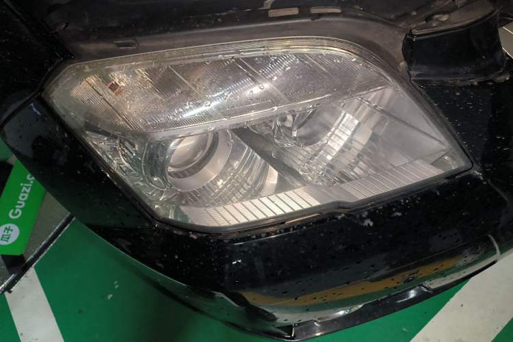 Used Mercedes-Benz GLK-Class 2010 GLK 300 4MATIC Fashion Model Right Front Headlight
