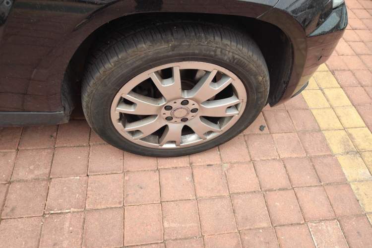 Used Mercedes-Benz GLK-Class 2010 GLK 300 4MATIC Fashion Model Right Front Wheel Hub