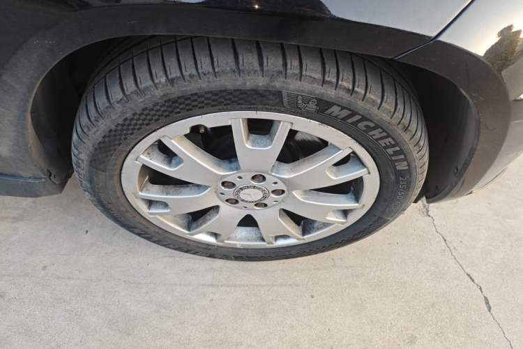 Used Mercedes-Benz GLK-Class 2010 GLK 300 4MATIC Fashion Model Right Front Wheel Hub