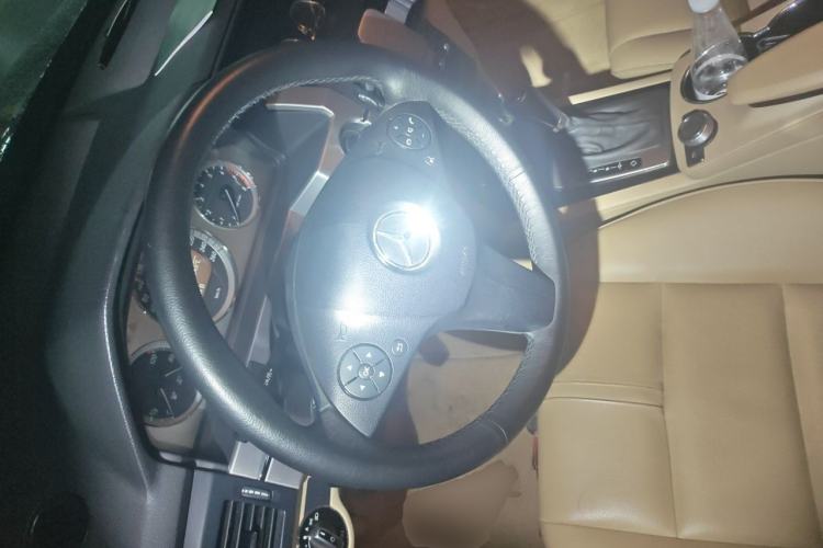 Used Mercedes-Benz GLK-Class 2010 GLK 300 4MATIC Fashion Model Steering Wheel