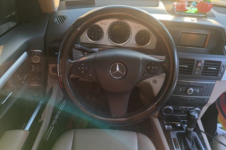 Used Mercedes-Benz GLK-Class 2010 GLK 300 4MATIC Fashion Model Steering Wheel