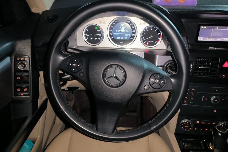 Used Mercedes-Benz GLK-Class 2010 GLK 300 4MATIC Fashion Model Steering Wheel