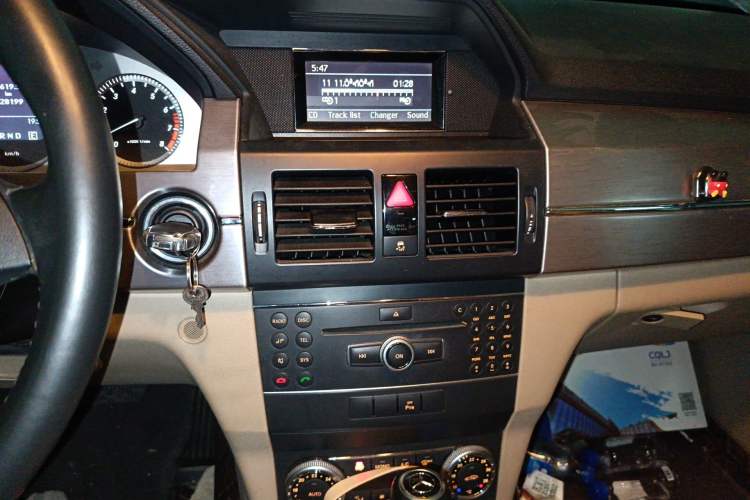 Used Mercedes-Benz GLK-Class 2010 GLK 300 4MATIC Fashion Model Audio And AC Panel