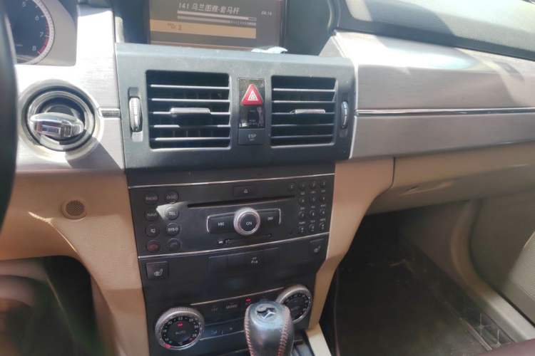 Used Mercedes-Benz GLK-Class 2010 GLK 300 4MATIC Fashion Model Audio And AC Panel