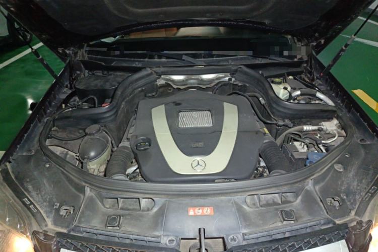 Used Mercedes-Benz GLK-Class 2010 GLK 300 4MATIC Fashion Model Engine Bay