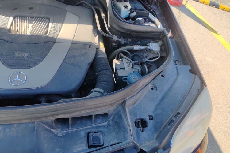 Used Mercedes-Benz GLK-Class 2010 GLK 300 4MATIC Fashion Model Engine Bay Left