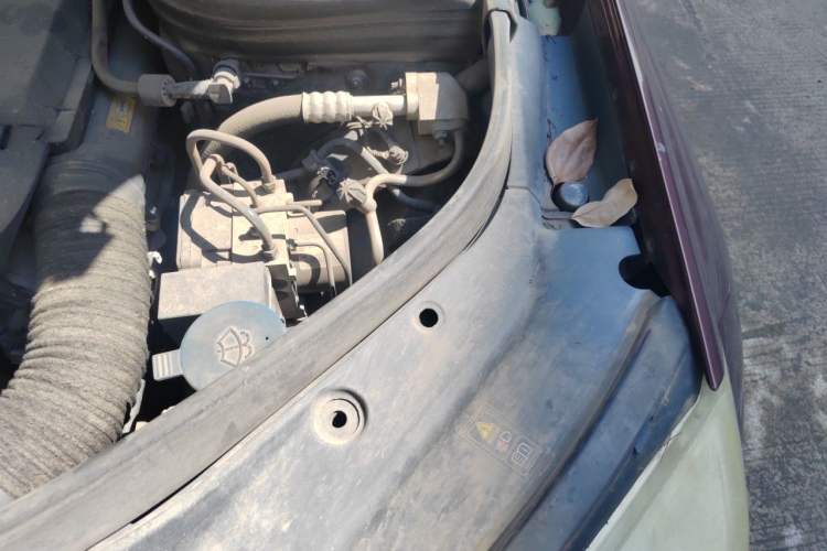 Used Mercedes-Benz GLK-Class 2010 GLK 300 4MATIC Fashion Model Engine Bay Left