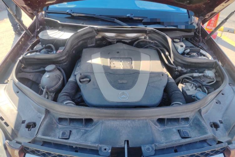 Used Mercedes-Benz GLK-Class 2010 GLK 300 4MATIC Fashion Model Engine Bay