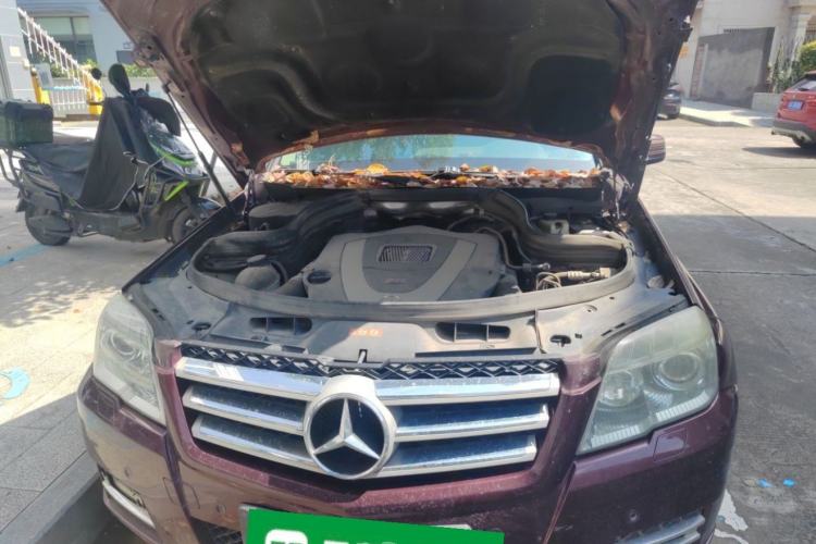 Used Mercedes-Benz GLK-Class 2010 GLK 300 4MATIC Fashion Model Engine Bay