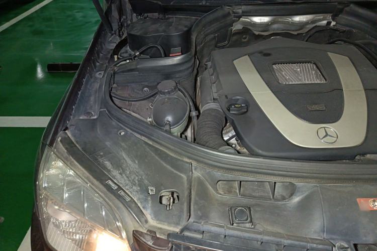 Used Mercedes-Benz GLK-Class 2010 GLK 300 4MATIC Fashion Model Engine Bay Right