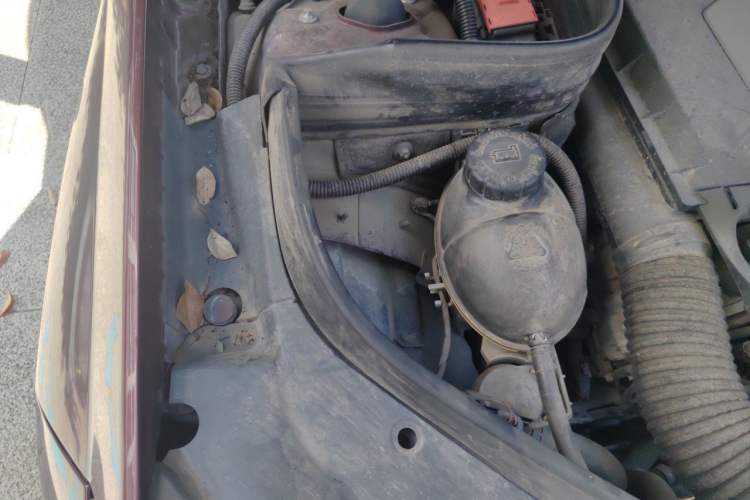 Used Mercedes-Benz GLK-Class 2010 GLK 300 4MATIC Fashion Model Engine Bay Right