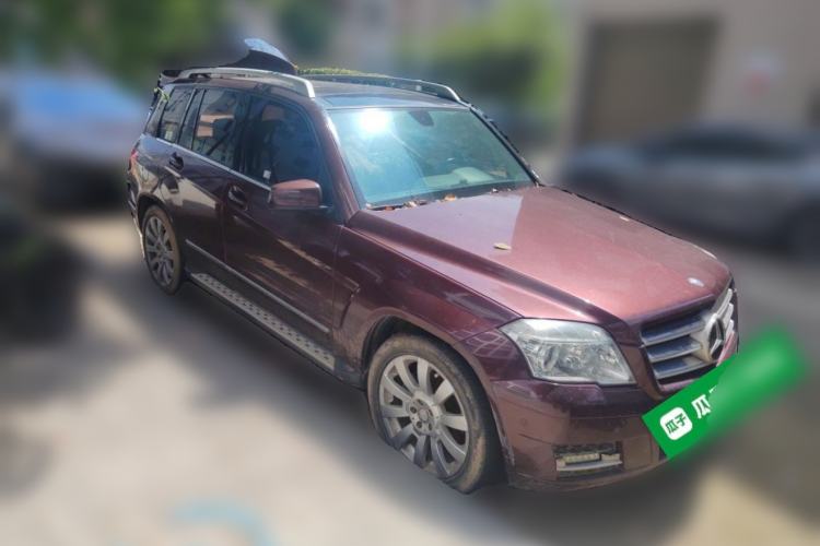 Used Mercedes-Benz GLK-Class 2010 GLK 300 4MATIC Fashion Model Front Right 45 Deg