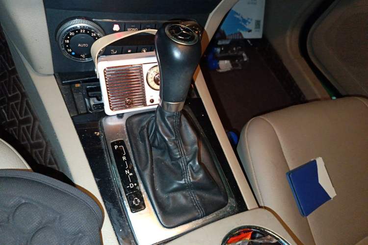 Used Mercedes-Benz GLK-Class 2010 GLK 300 4MATIC Fashion Model Gear Lever