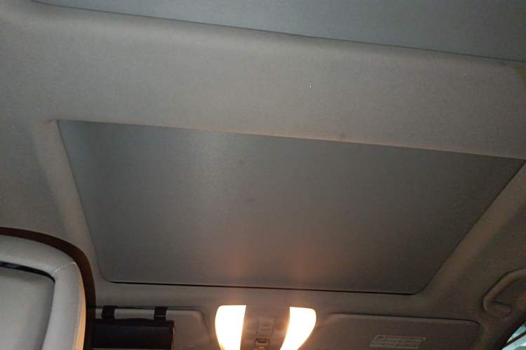 Used Mercedes-Benz GLK-Class 2010 GLK 300 4MATIC Fashion Model Headliner