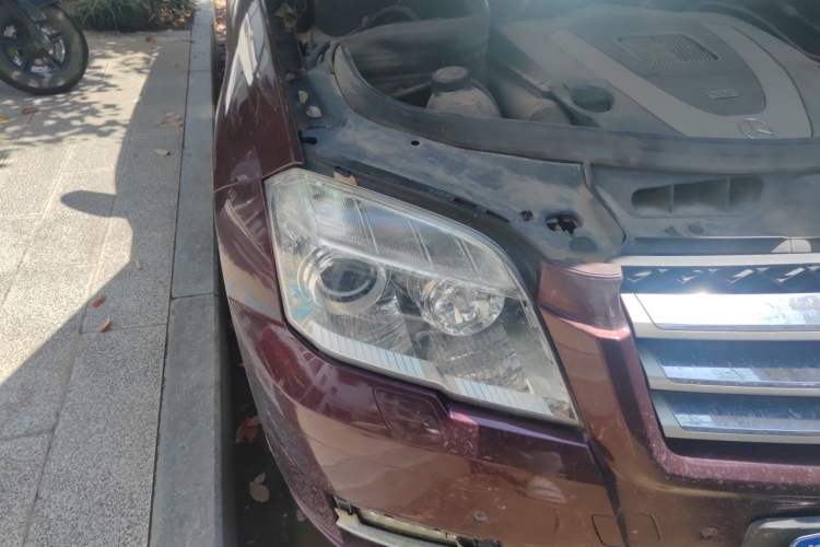 Used Mercedes-Benz GLK-Class 2010 GLK 300 4MATIC Fashion Model Right Front Headlight