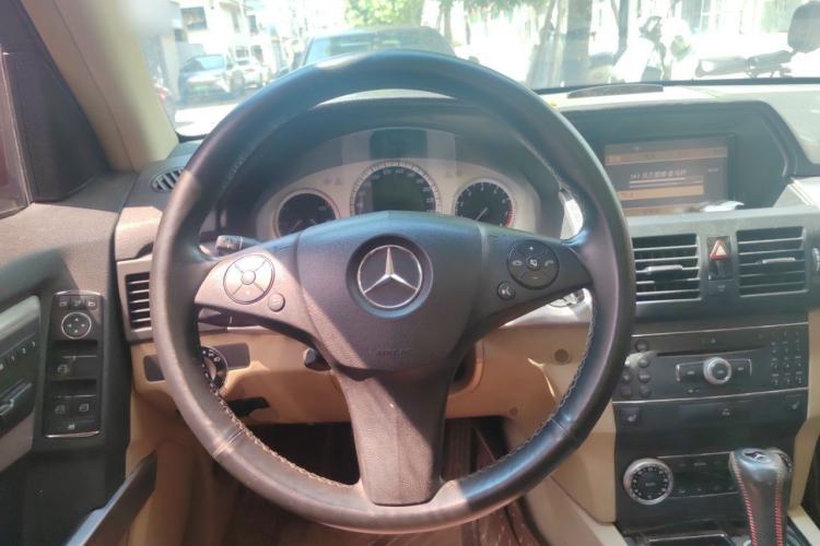 Used Mercedes-Benz GLK-Class 2010 GLK 300 4MATIC Fashion Model Steering Wheel