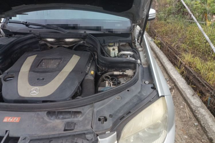 Used Mercedes-Benz GLK-Class 2010 GLK 300 4MATIC Fashion Model Engine Bay Left