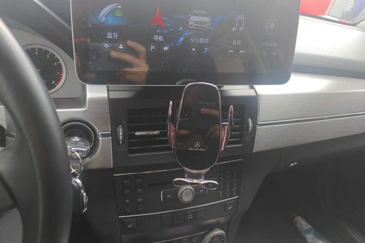 Used Mercedes-Benz GLK-Class 2010 GLK 300 4MATIC Fashion Model Audio And AC Panel